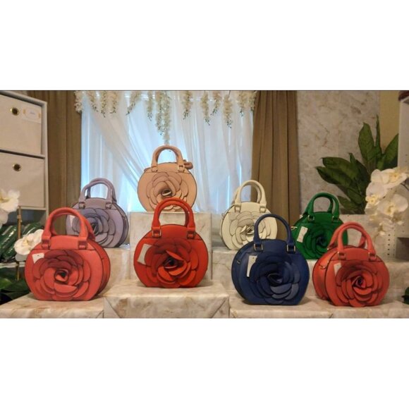 The Green Rounded Rose Handbag - Picture 6 of 6